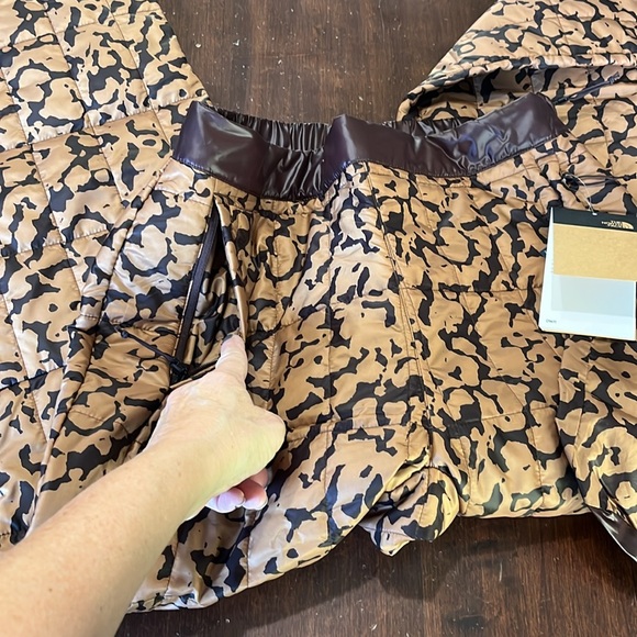 The North Face Circaloft Pant in Almond Butter Graphic Dye Print Size M NWT - Picture 14 of 15